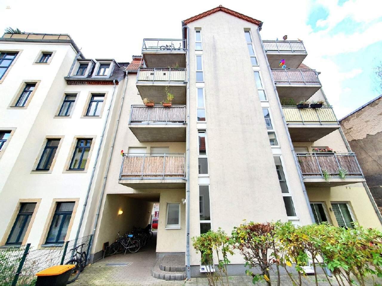 Thumbnail von Vermietete Eigentumswohnung mit Balkon zum Kauf | Dresden Neustadt