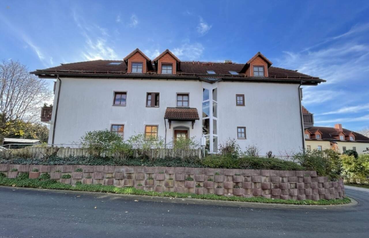 Thumbnail von Ruhige top Lage in Bannewitz! 3 Balkone und Tiefgaragenstellplatz!