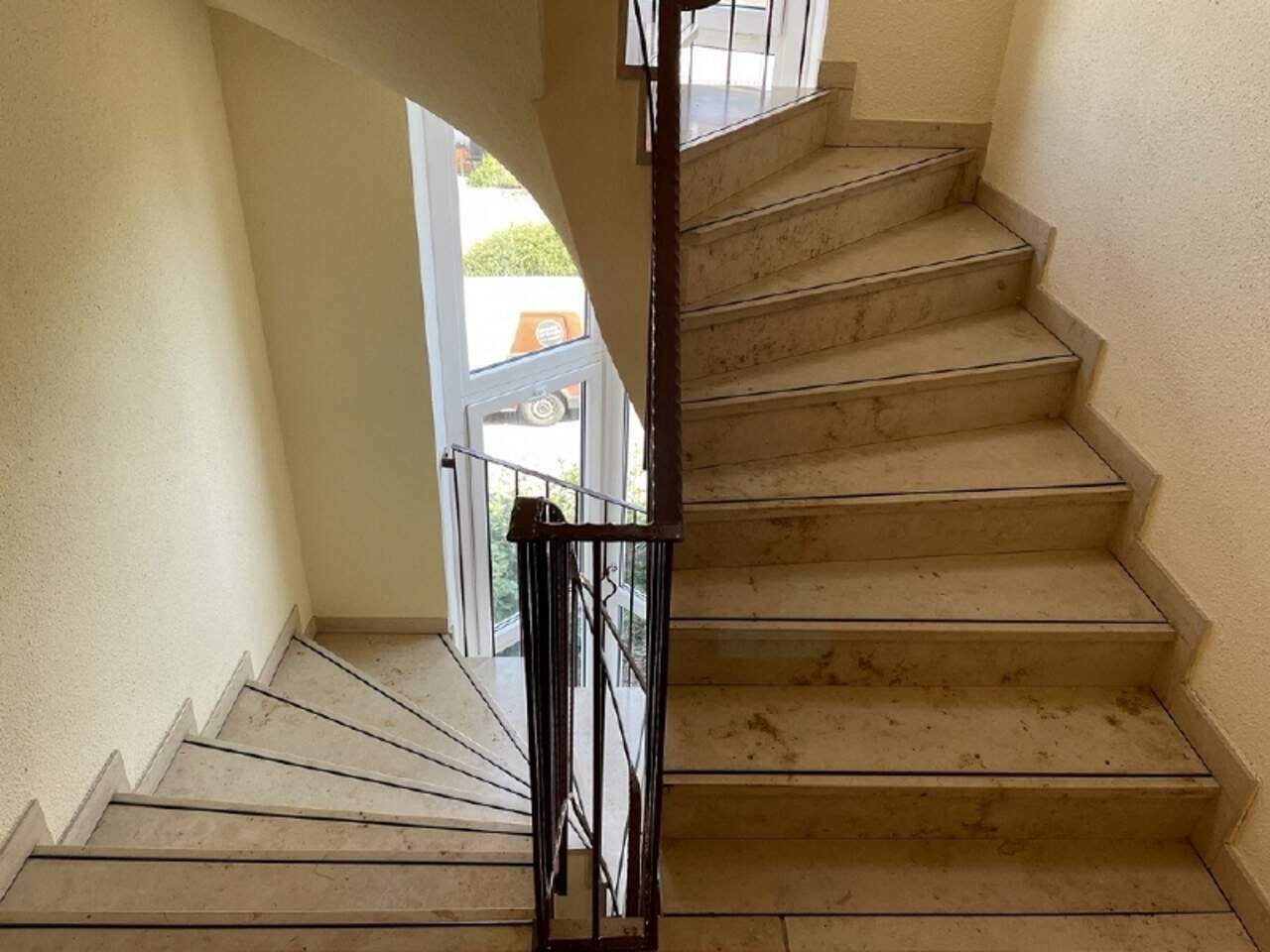 Thumbnail von Ruhige top Lage in Bannewitz! 3 Balkone und Tiefgaragenstellplatz!