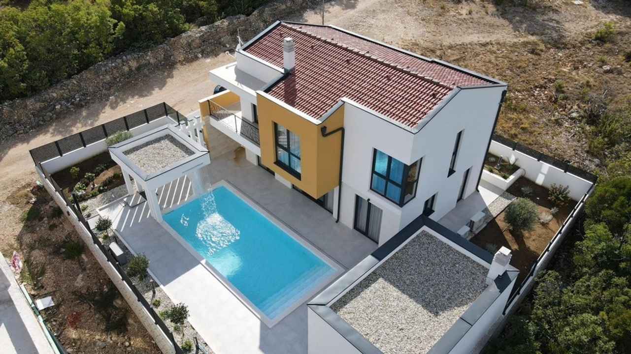 Moderner Neubau mit schönem Meerblick