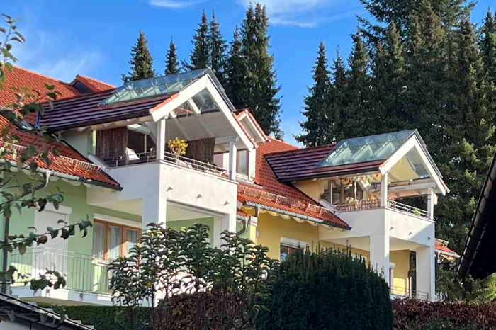 Großzügige Dachgeschosswohnung Gaube mit Bergblick, Sichtdachstuhl, Vermietet oder Eigennutzung