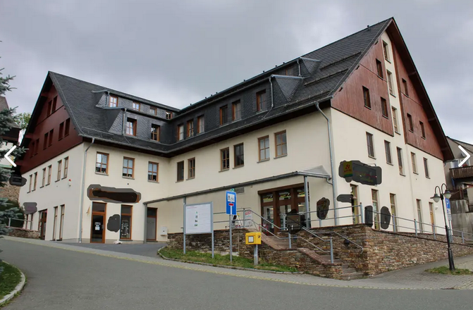 Ehemalige Hausarztpraxis zum Verkauf – richten Sie hier Ihre Praxis, Kanzlei oder Wohnung ein!