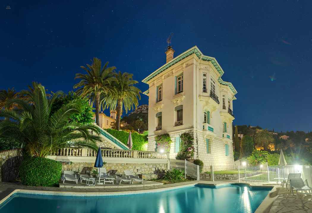 Traumvilla in Vence mit Blick auf Nizza