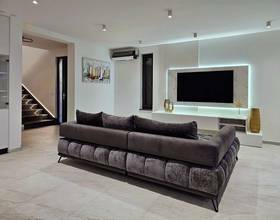 Thumbnail von Region Split: Villa mit Infinity-Pool und Blick auf das Meer