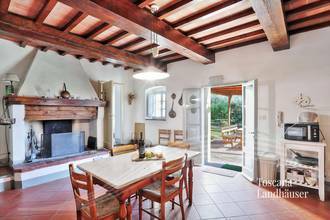 Thumbnail von Antikes Landhaus mit Nebengebäude in Mitten der Weinberge von Bolgheri