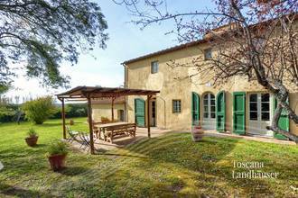 Thumbnail von Antikes Landhaus mit Nebengebäude in Mitten der Weinberge von Bolgheri
