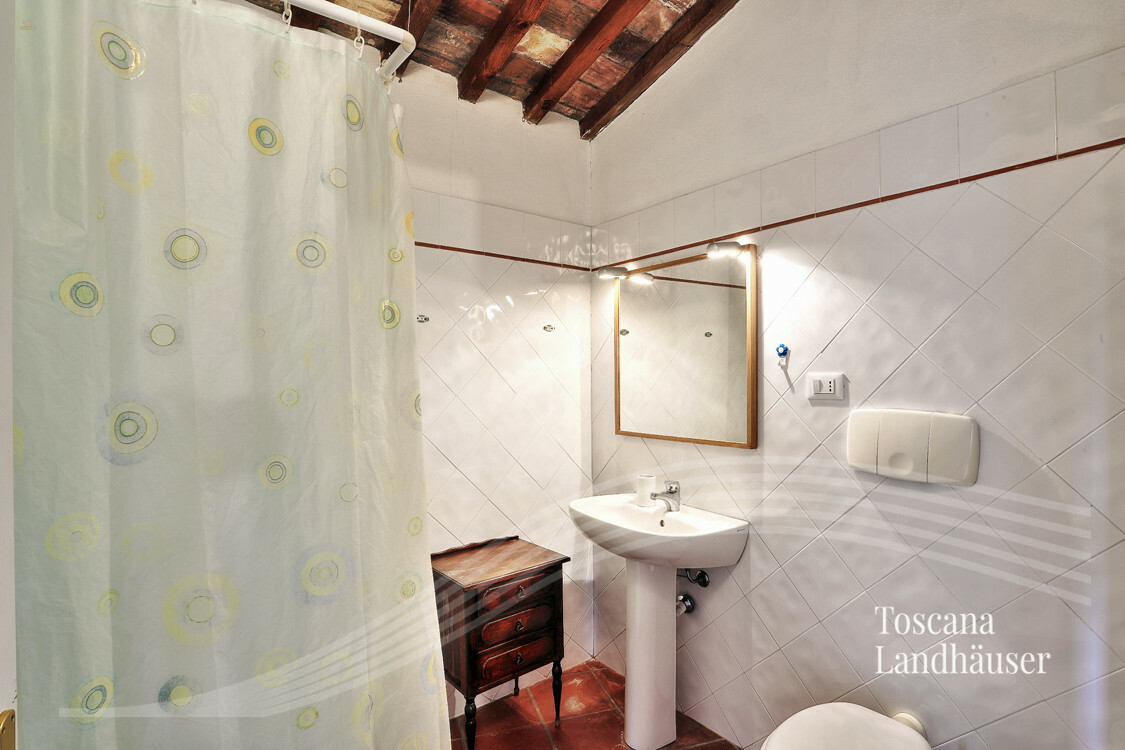 Thumbnail von Antikes Landhaus mit Nebengebäude in Mitten der Weinberge von Bolgheri