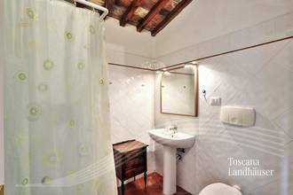 Thumbnail von Antikes Landhaus mit Nebengebäude in Mitten der Weinberge von Bolgheri