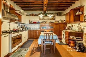 Thumbnail von Auf der Hügelkuppe befindliches Anwesen mit traumhaftem Panoramablick und Pool