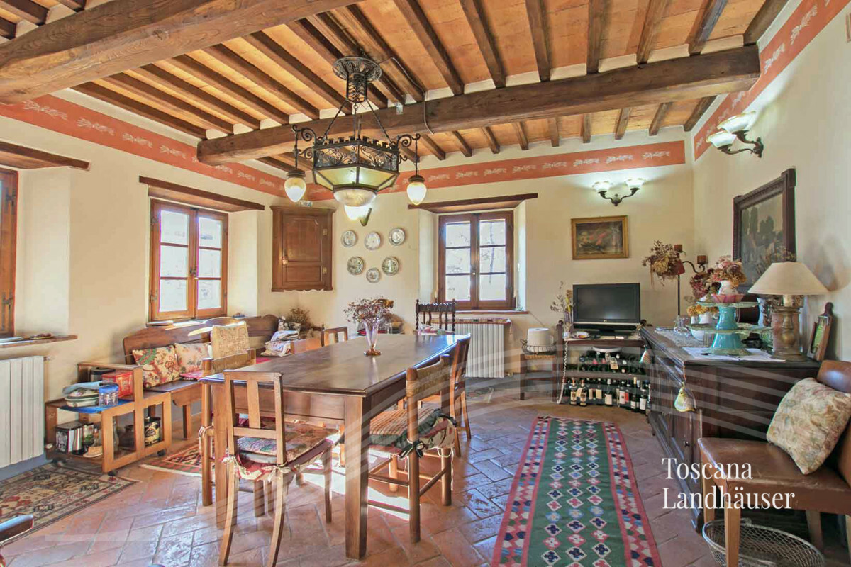 Thumbnail von Auf der Hügelkuppe befindliches Anwesen mit traumhaftem Panoramablick und Pool