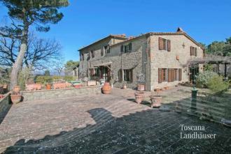 Thumbnail von Auf der Hügelkuppe befindliches Anwesen mit traumhaftem Panoramablick und Pool