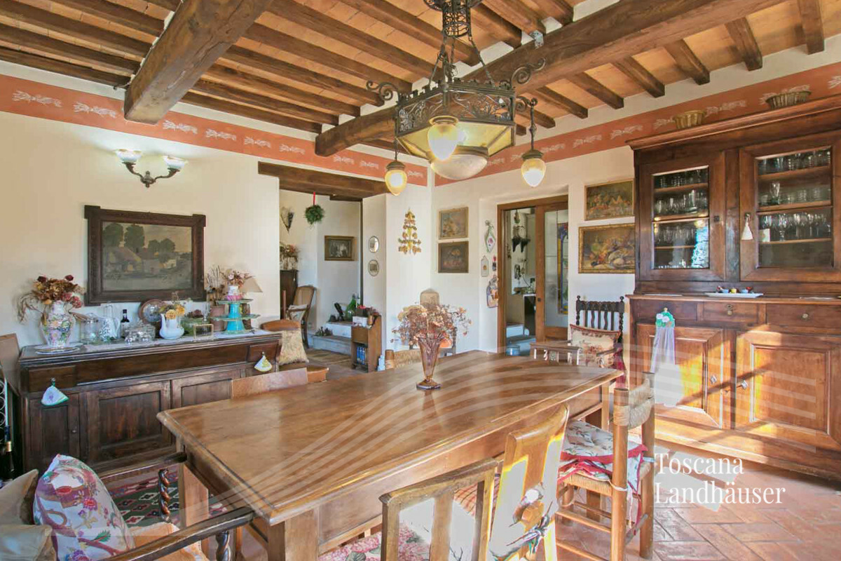 Thumbnail von Auf der Hügelkuppe befindliches Anwesen mit traumhaftem Panoramablick und Pool