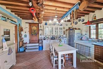 Thumbnail von Auf der Hügelkuppe befindliches Anwesen mit traumhaftem Panoramablick und Pool