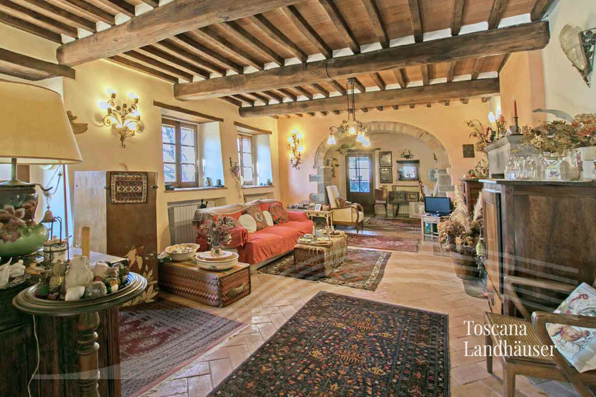 Thumbnail von Auf der Hügelkuppe befindliches Anwesen mit traumhaftem Panoramablick und Pool