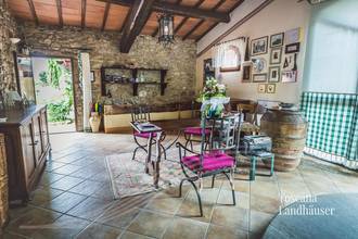 Thumbnail von Typisch toskanisches Anwesen bestehend aus mehreren Gebäuden mit Pool