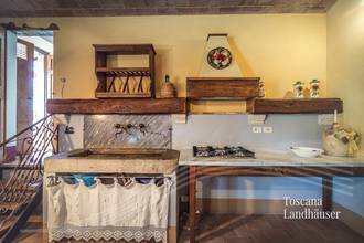 Thumbnail von Typisch toskanisches Anwesen bestehend aus mehreren Gebäuden mit Pool