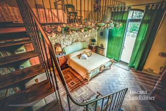 Thumbnail von Typisch toskanisches Anwesen bestehend aus mehreren Gebäuden mit Pool