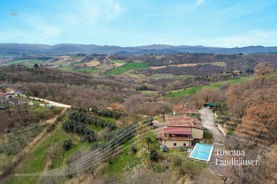 Charmantes Bauernhaus in Hügellage