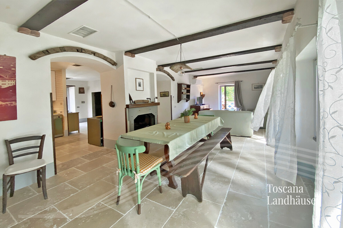 Thumbnail von Charmantes Landhaus in Panoramalage mit Pool