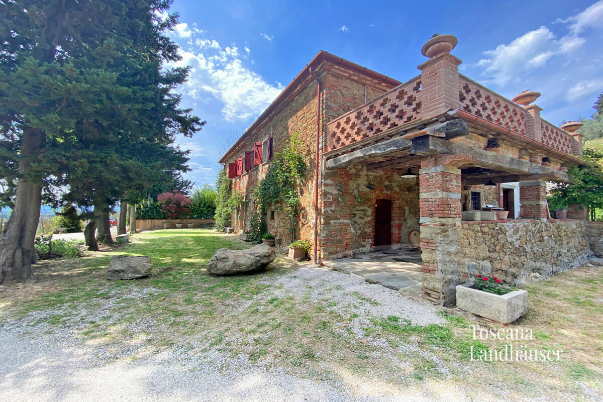 Thumbnail von Charmantes Landhaus in Panoramalage mit Pool