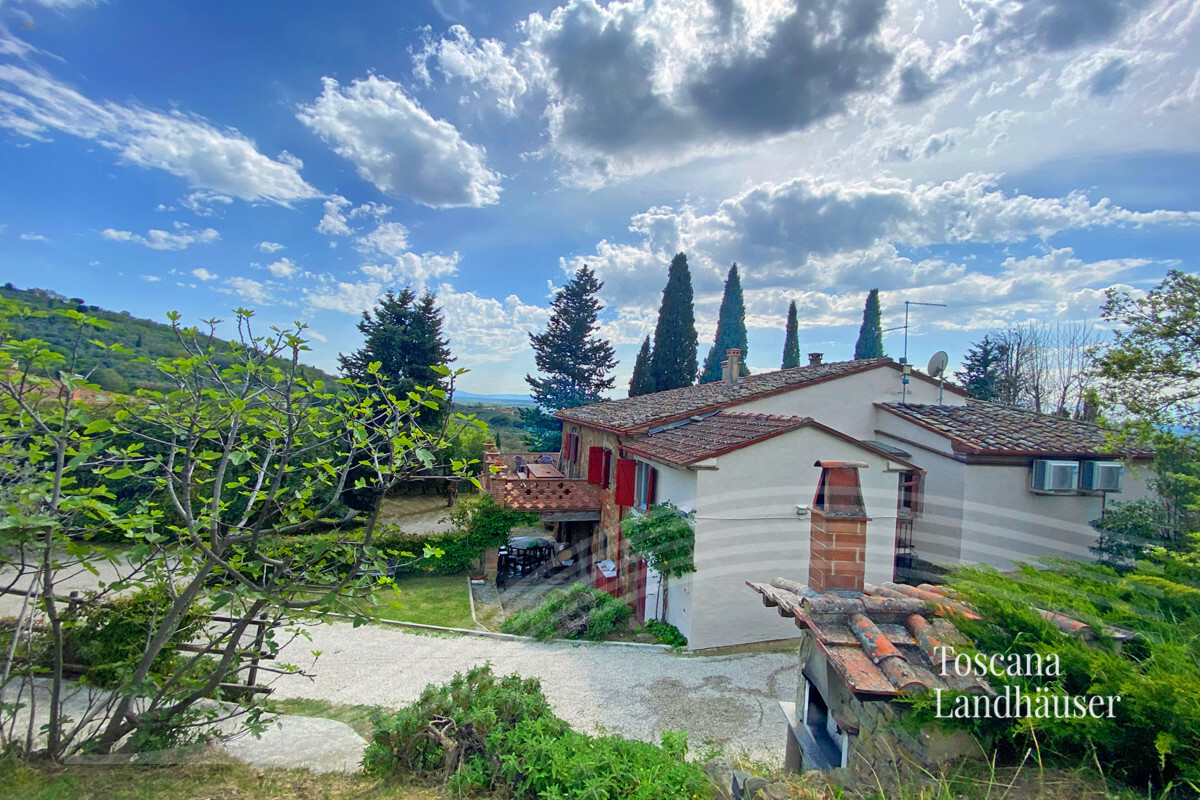 Thumbnail von Charmantes Landhaus in Panoramalage mit Pool