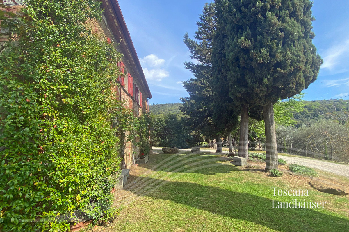 Thumbnail von Charmantes Landhaus in Panoramalage mit Pool