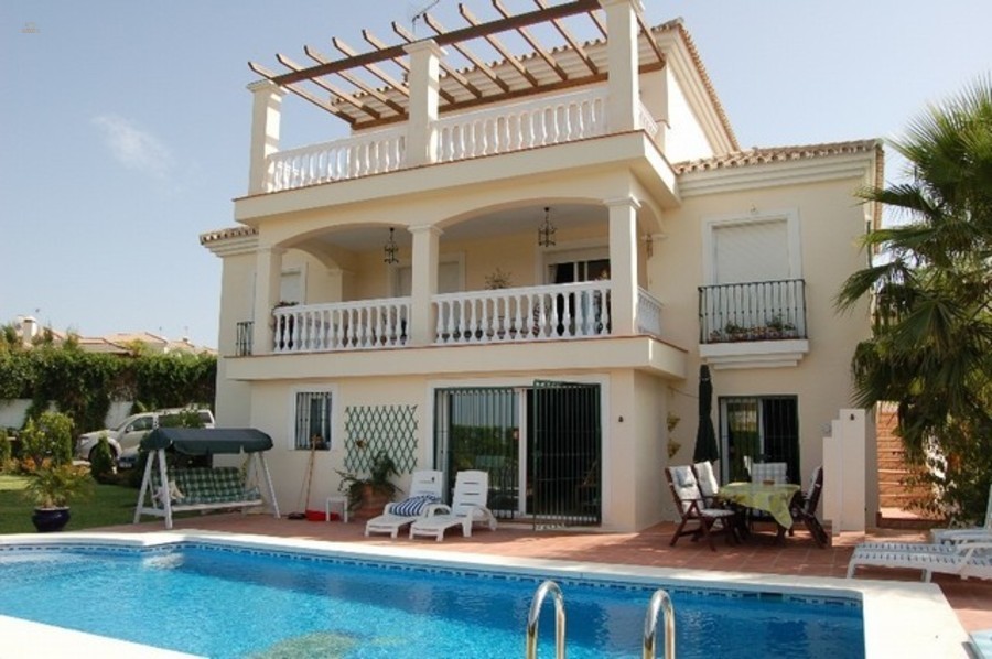 villa for sale in - Coin 