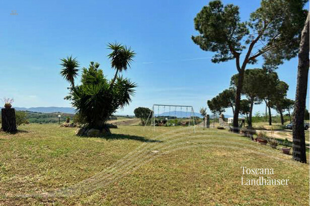 Thumbnail von Anwesen mit insgesamt 8 Gebäuden und ca. 31 ha Land in Meernähe