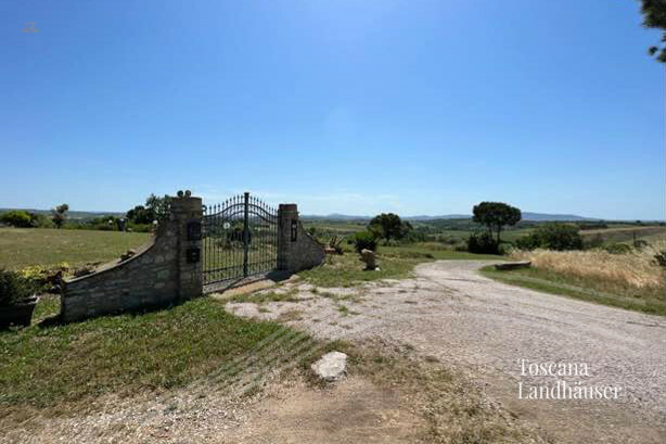 Thumbnail von Anwesen mit insgesamt 8 Gebäuden und ca. 31 ha Land in Meernähe