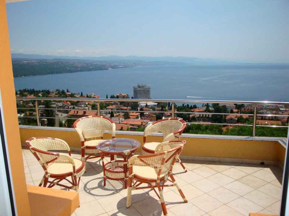 Maisonettewohnung mit wunderschönem Panorama-Meerblick