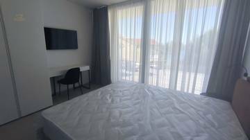 Thumbnail von Villa de luxe moderne avec piscine près du rivage