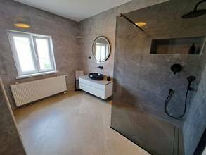 Thumbnail von Edificio de varias viviendas de alta calidad con piscina