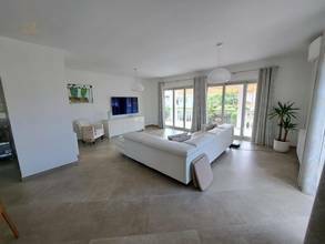 Thumbnail von Edificio de varias viviendas de alta calidad con piscina