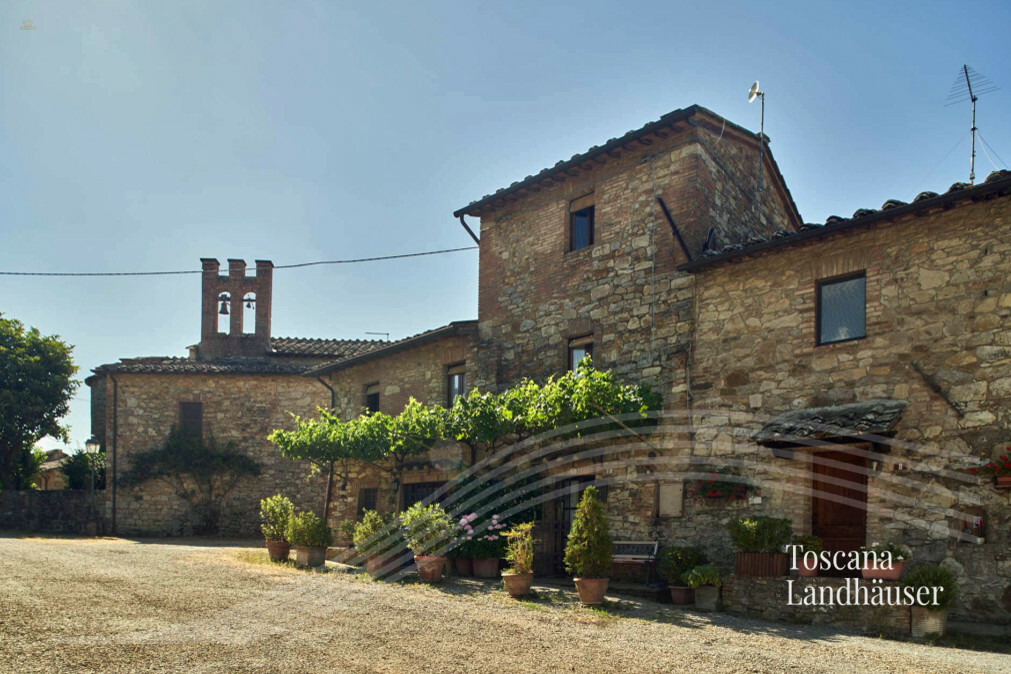 Entzückendes Rustico mit Turmzimmer, an 3 Seiten freistehend