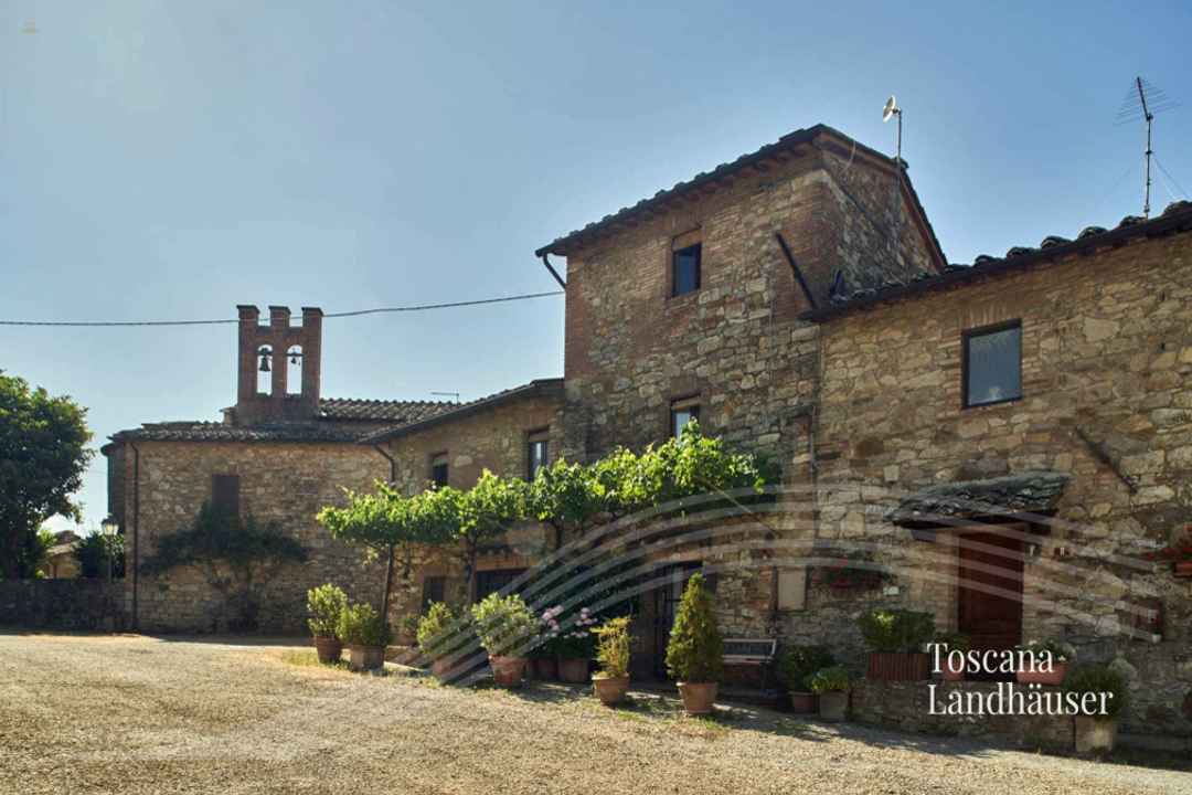 Entzückendes Rustico mit Turmzimmer, an 3 Seiten freistehend