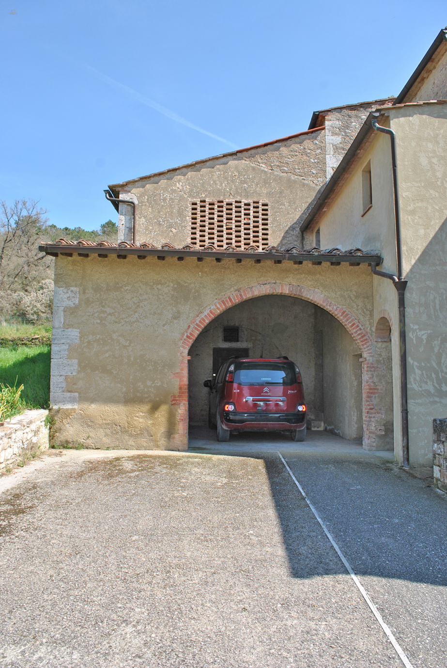Thumbnail von **Provisionsfrei für Käufer**
Idyllisch gelegenes Rustico mit Olivenhain nahe einer Stadt