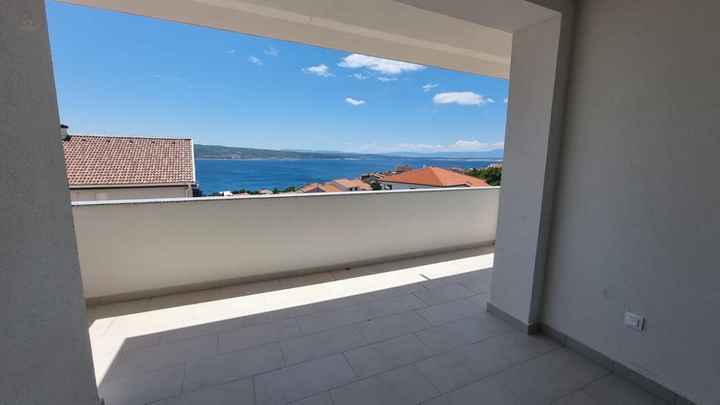 Attraktives Appartement mit Terrasse und Blick auf das Meer