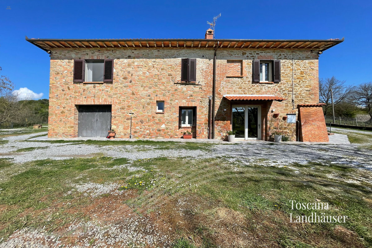 Modern renoviertes Landhaus nur wenige Fußminuten von der nächsten Ortschaft entfernt