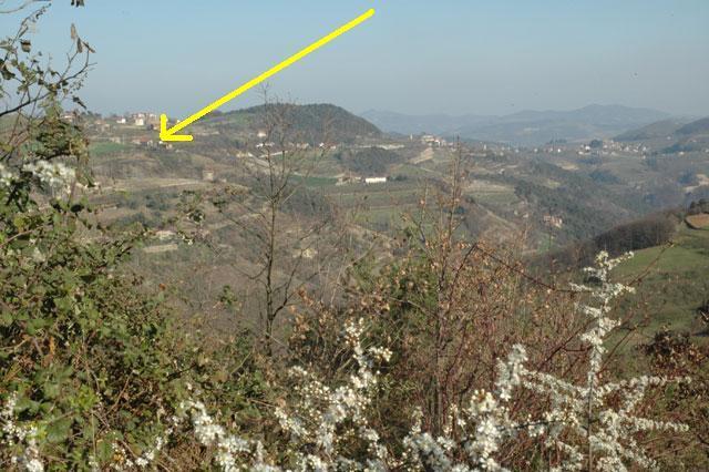 Thumbnail von Natursteingebäude in den sonnigen Hügeln bei Alba.