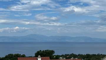 Thumbnail von Dachgeschosswohnung mit Blick auf das Meer