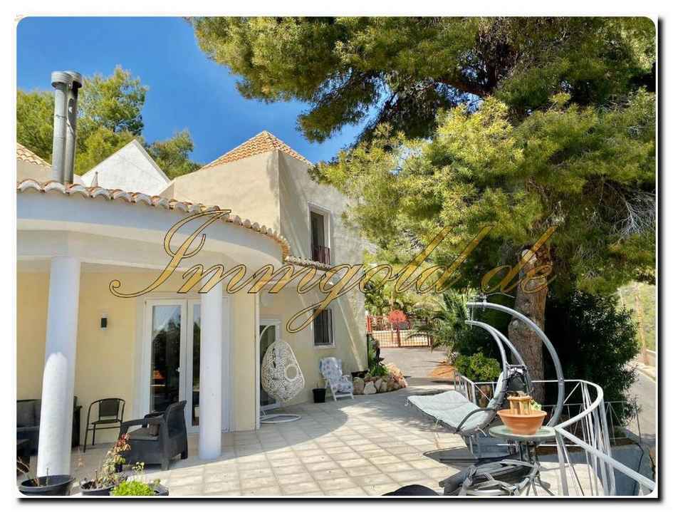 Tolles Anwesen mit Pool und Garten in Altea