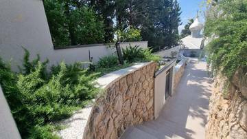 Thumbnail von Modernes Appartementhaus mit Meerblick