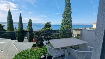 Thumbnail von Modernes Appartementhaus mit Meerblick