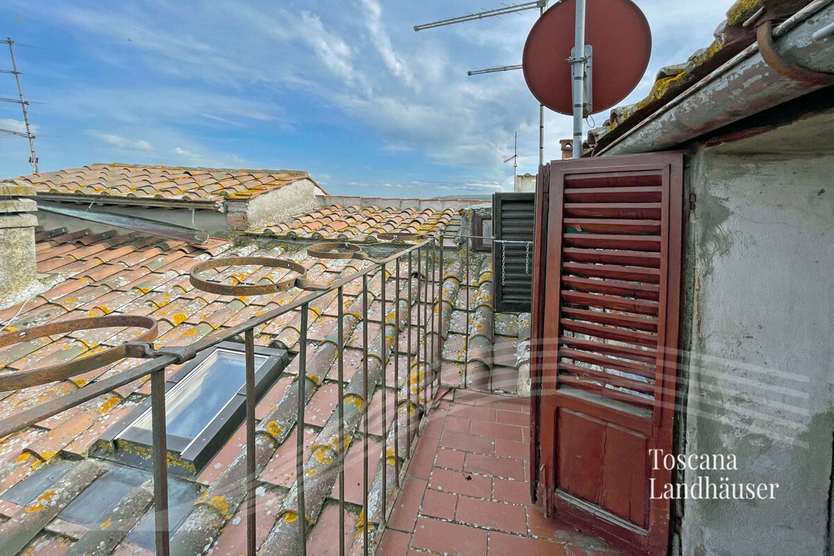 Thumbnail von Wohnung mit Blick auf historische Ortschaft und den Lago Trasimeno