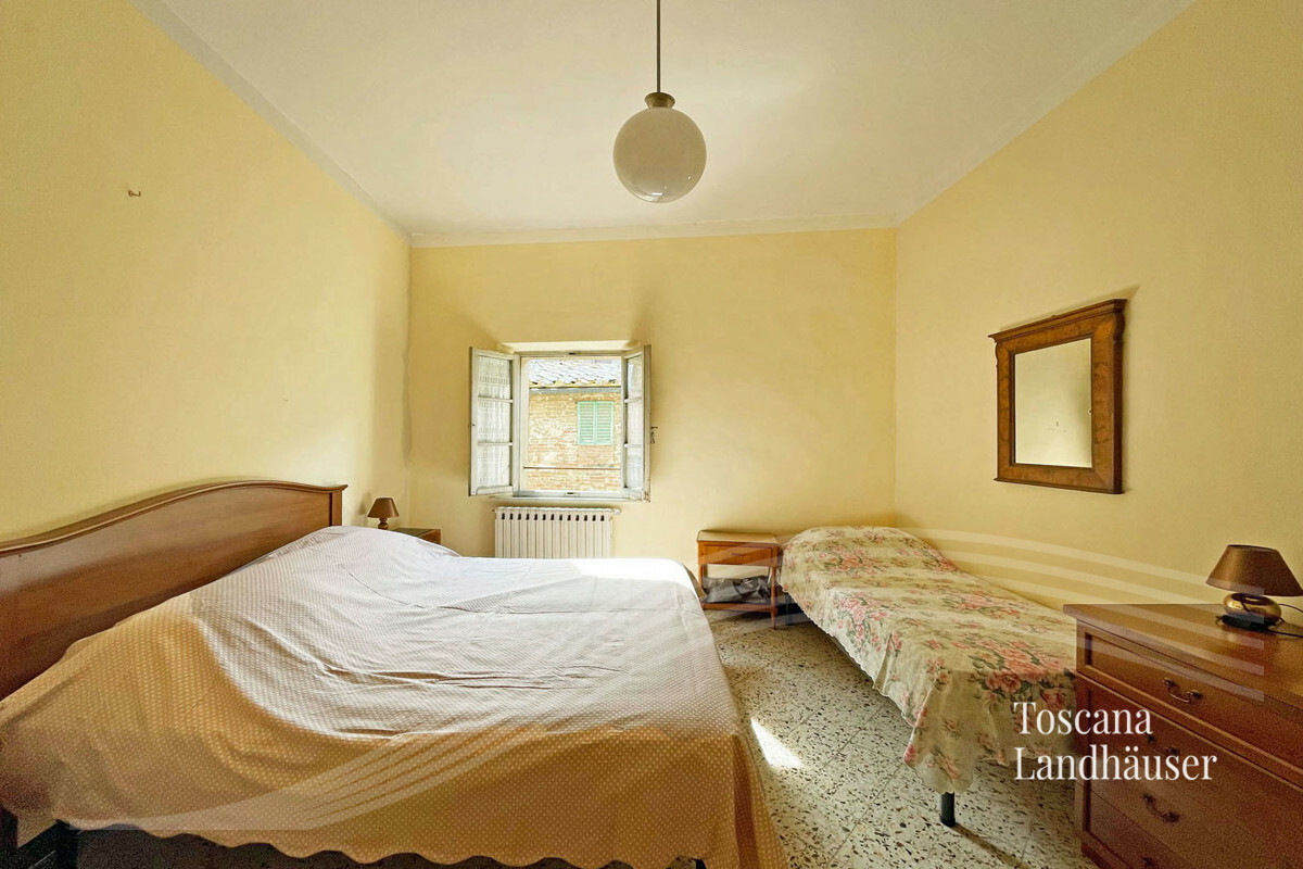 Thumbnail von Wohnung mit Blick auf historische Ortschaft und den Lago Trasimeno