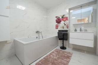 Thumbnail von Tolle Villa mit 2 Wohneinheiten und Pool