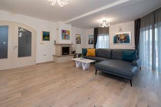 Thumbnail von Tolle Villa mit 2 Wohneinheiten und Pool