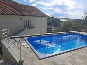 Haus mit vier Appartements, Region Senj