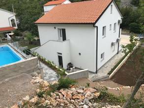 Thumbnail von Haus mit vier Appartements, Region Senj