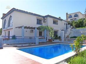 Thumbnail von Villa For Sale in Estepona